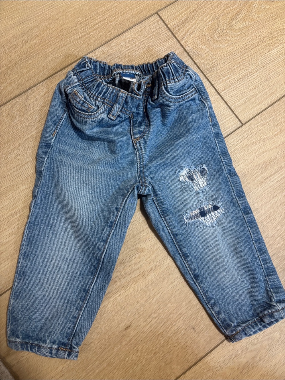 Old Navy Distressed jeans size 12-18 months